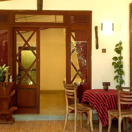 Wingate Homestay Элла Экстерьер фото