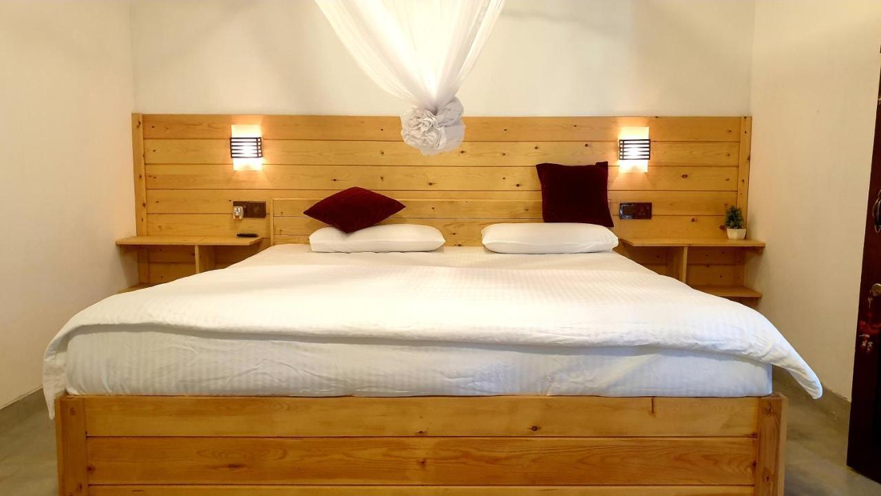 Wingate Homestay Элла Экстерьер фото