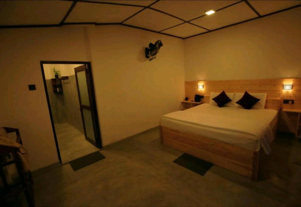 Wingate Homestay Элла Экстерьер фото