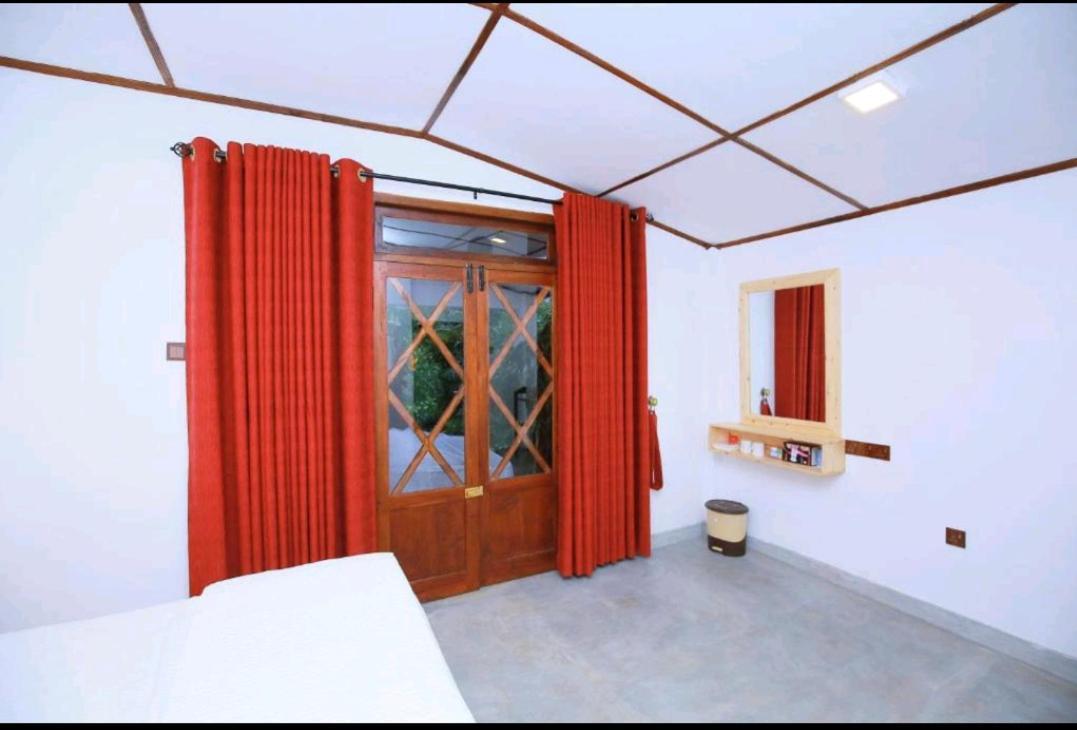 Wingate Homestay Элла Экстерьер фото