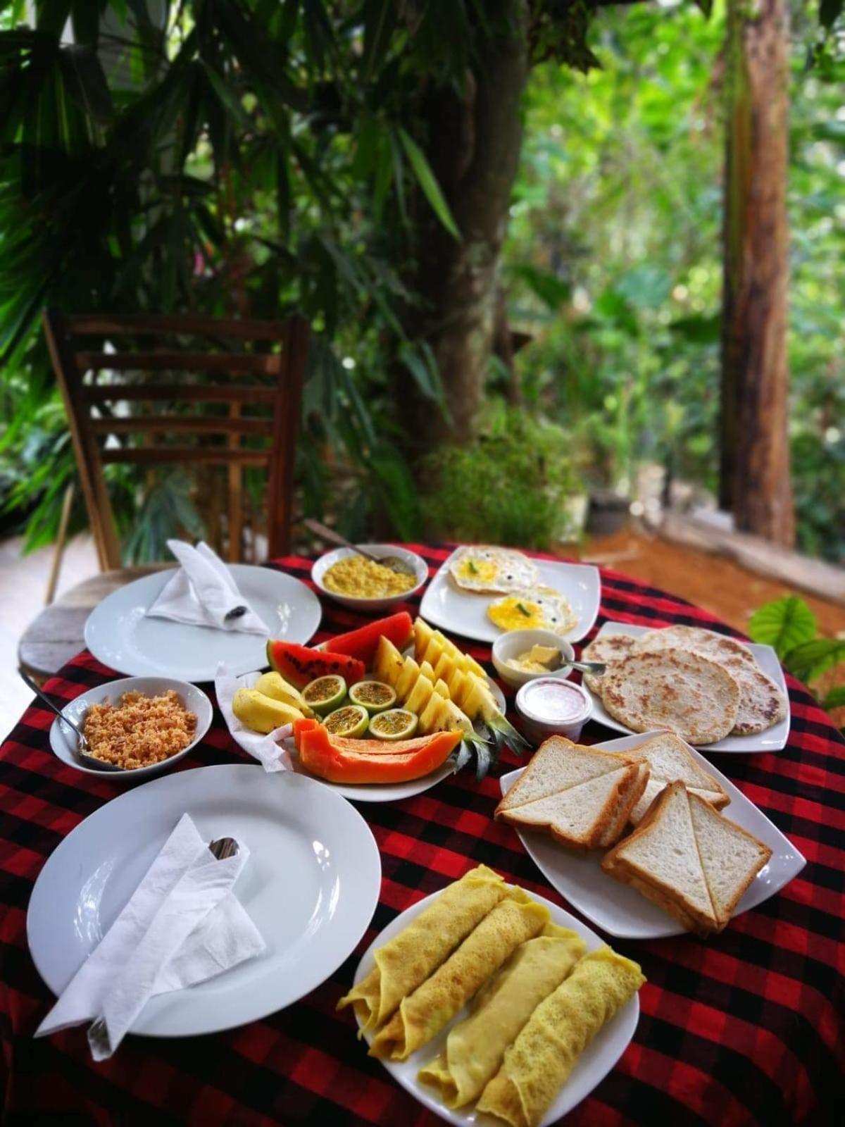 Wingate Homestay Элла Экстерьер фото